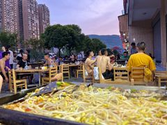 -宏兴烤鱼山庄(宣恩总店)