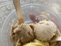 哈密瓜巴旦木口味-古老冰山特色冰淇淋店(艾提尕尔店)