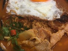 鸡翼肉眼颈煎蛋冬阴功米线-华嫂冰室(尖沙咀店)
