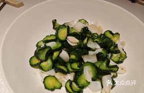 Stir-Fried Crispy Cucumber with Lily Bulbs