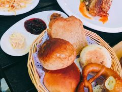 自制面包篮BreadBasket-布拉格餐厅· 中欧捷克菜(全国首店)