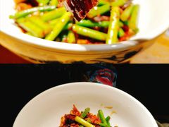 霸王腊肉腊排骨-吃饭皇帝大土家民族菜(正大广场店)