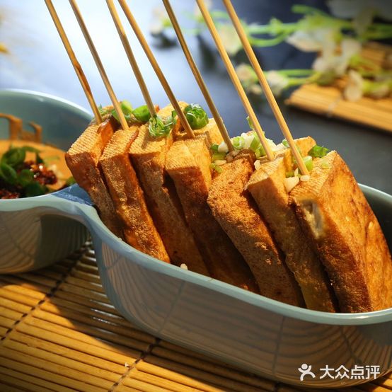 爱饭小馆(鹏欣水游城双兴南路店)