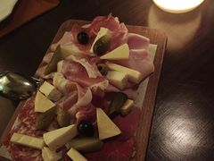 -卡佩罗意大利餐厅及酒吧Al Cappello Trattoria