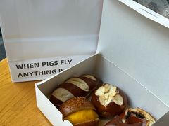 -WHEN PIGS FLY当猪飞