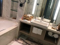 -上海漕河泾万丽酒店