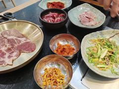 -臻牛烤肉