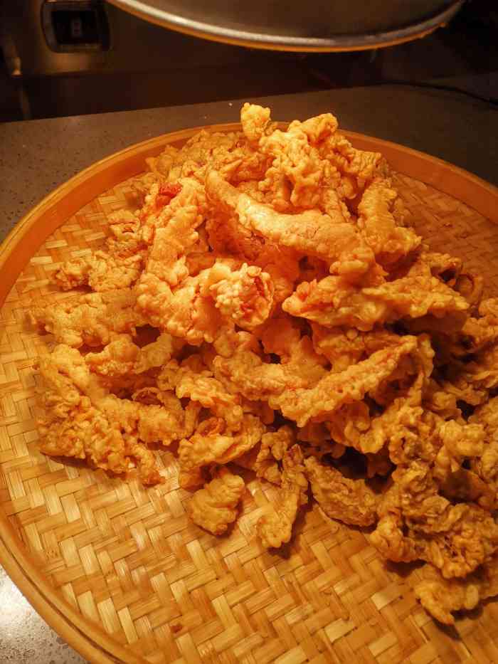 刘志学酥肉-"肥肉多,瘦肉少,份量少,价格高.排队等餐.