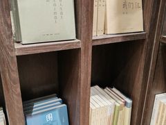 -钟书阁(群光广场店)