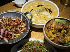 -小三峡食府(西五路店)