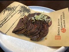 酱香牛健-宝界普菲特湖畔酒店