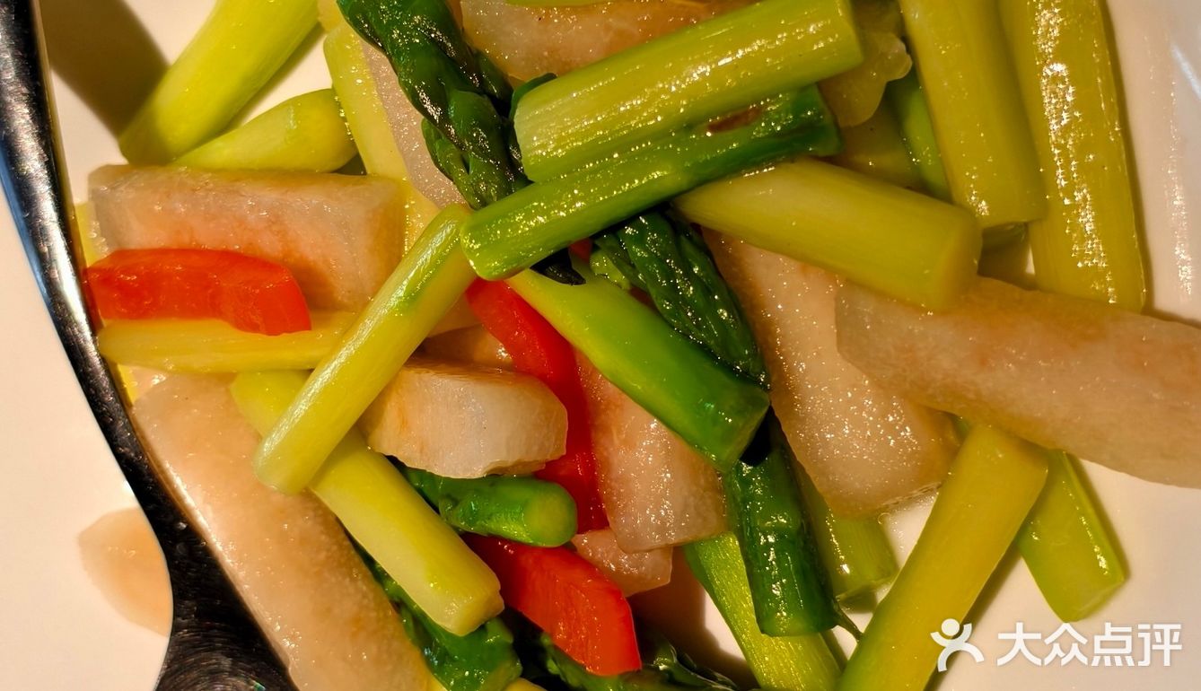周末美食探店，上海商城厢房吃顿本帮菜