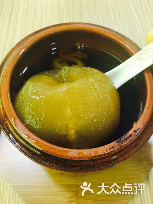 热枇杷川贝紫砂烤梨