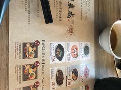 餐具摆设-汕头泉成沙茶火锅(中山总店)