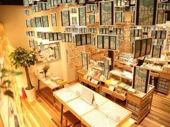 -猫的天空之城概念书店(杭州南宋御街店)