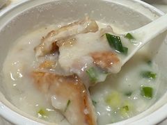 瑶柱鱼腩粥-香港新发烧腊茶餐厅(水围店)