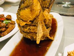 糖醋鲤鱼-老牌坊鲁菜名店(聊城美食岛店)