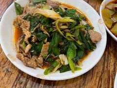 蒜苗盐煎肉-雨田饭店(华兴东街店)