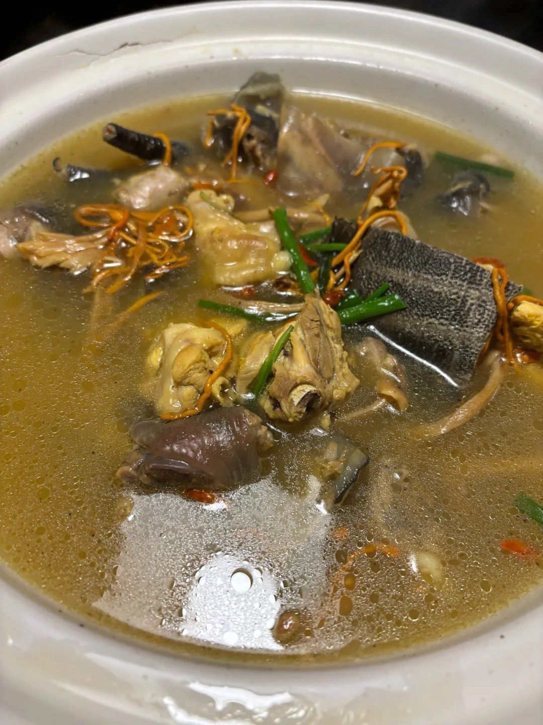 滋补菌汤甲鱼锅太好喝了
