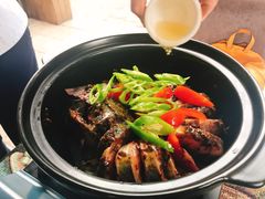 -刘姐啤酒鱼民族演艺餐厅(西街总店)