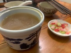 墨鱼炖鸡汤-玉滋補