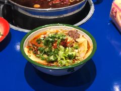 路边嫩牛肉-马路边边火锅串串(观前街店)
