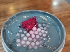 网红水泥灰元气水果杯-溪边姑娘·拉丝酸奶水果捞(春熙路店)