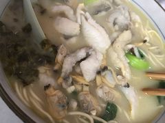黄鱼蛤蜊面-明呈黄鱼面馆(斜土路店)