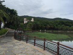 -亚龙湾亚泰商业街