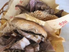 -洪峰浩老北京烧饼夹肉(角门路店)
