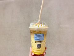 -瑞幸咖啡(岳家嘴地铁站店)