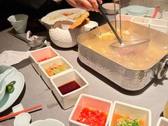 -左庭右院鲜牛肉火锅黑金店(陆家嘴中心店)