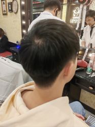 -东方先生国潮男士理发馆