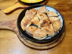 料理烤特色火烧-老东镇啤酒屋海鲜加工·蒸汽海鲜·海鲜烧烤(台东店)