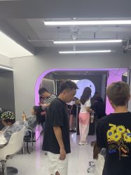 -宫铭烫发染发接发店