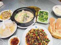 -土砂锅生态山庄·非遗砂锅雅鱼