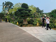 -茅草房·河畔园林火锅