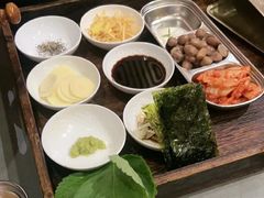 -围炉肉舍•炭烤活鳗•丹东海鲜烤肉(步行街店)