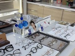 -视野联行眼镜·蔡司·尼康战略合作店(城西银泰店)