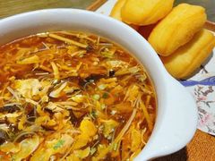酸辣汤配油条-隆喜元鱼汤包·海鲜(中联广场店)
