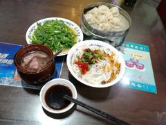 汤、粉、包、菜-龙老五汤店(站前西路店)