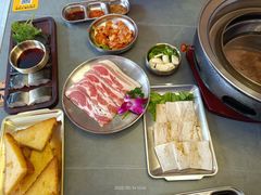 -围炉肉舍•炭烤活鳗•丹东海鲜烤肉(步行街店)