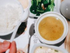 -老乡鸡(上海白玉兰广场店)