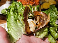 五花肉配蒜片-么肆烤肉(汉街形象店)