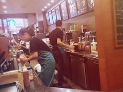 -星巴克臻选(深圳龙华红山天虹店)