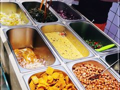 自助取餐区-三兄弟高炉烧饼