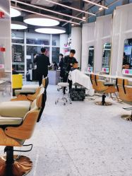 -PE SALON 