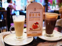 香草拿铁VS热巧克力-COSTA COFFEE(吴江路店)