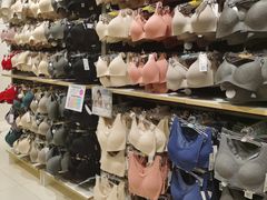 -优衣库(红谷滩万达店)