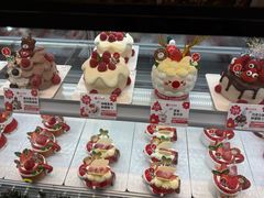 -花花卷卷·鲜食蛋糕(静安久光百货店)